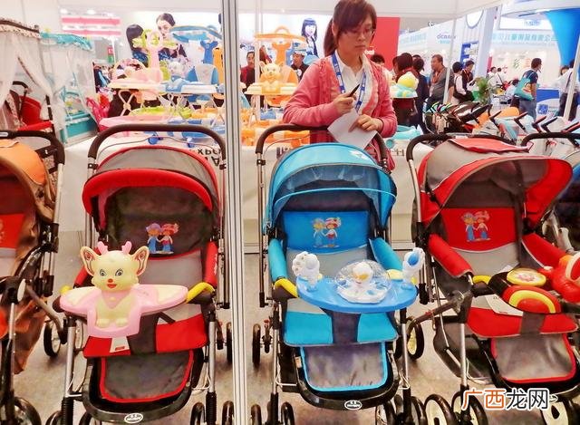 卖玩具利润一天3000 小商品批发市场哪里最便宜