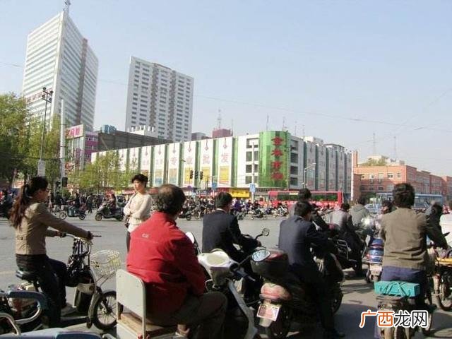 卖玩具利润一天3000 小商品批发市场哪里最便宜