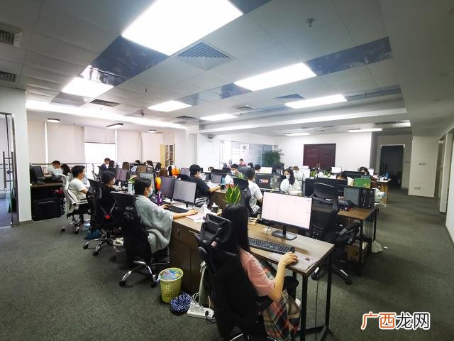 投资咨询公司怎么赚钱 大学生创业贷款好办吗