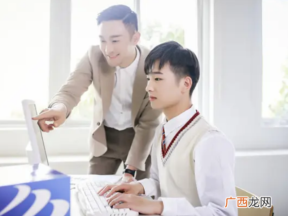 学什么技术最有前景男生？男孩学什么技术铁饭碗