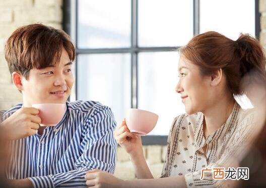 什么是男女杯子效应？用杯子效应判断女生有多喜欢你