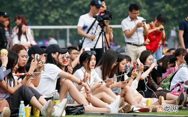 网上开什么公司赚钱,开公司做什么赚钱