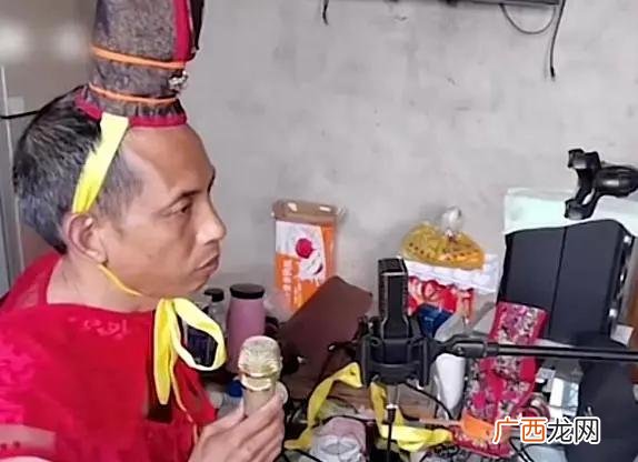为什么很多主播不干了 在家自己直播唱歌能赚钱吗
