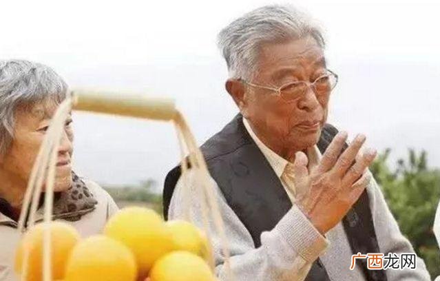 褚时健八字 储时健70岁创业