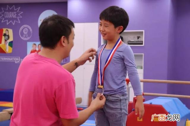 小小运动馆100次课价格 小小运动馆加盟费用多少钱