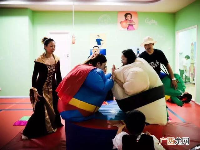 小小运动馆100次课价格 小小运动馆加盟费用多少钱