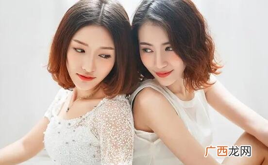 约女生吃饭她带了闺蜜，该怎么办？