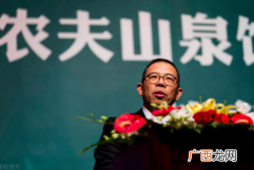 钟睒睒为什么只当了半小时首富?钟睒睒有多少亿人民币