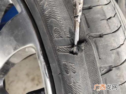 轮胎侧面有多厚,一般小车轮胎多厚