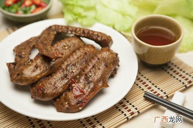 辣条批发一手货源 网红零食批发一手货源在哪里