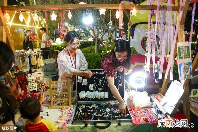 地摊生意做什么好,一个女人摆地摊做什么生意好