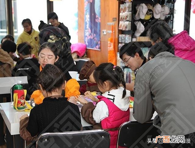自己做手工饰品赚钱吗 开一个手工diy店要多少钱