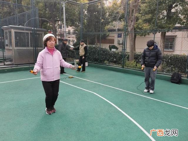 趣味运动会个人项目8个 小学生趣味运动会项目