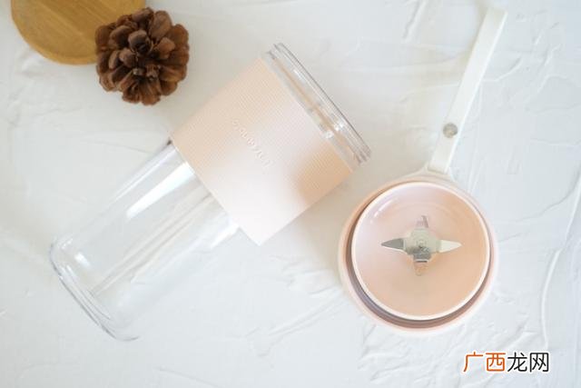 鲜榨果汁店需要什么设备,饮料机器设备多少钱