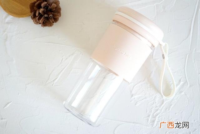 鲜榨果汁店需要什么设备,饮料机器设备多少钱