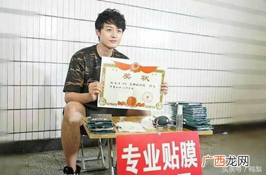 开手机配件店成本高吗 开个手机配件店赚钱吗