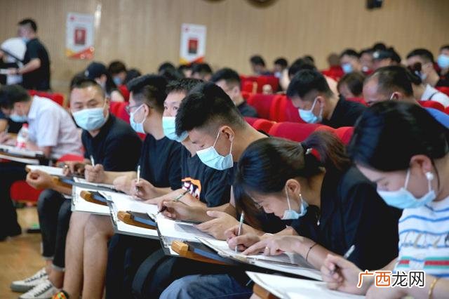 加盟男装店多少钱,7加盟店需要多少钱