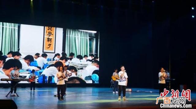 赞美成功企业家的诗句 赞美创业者的成语