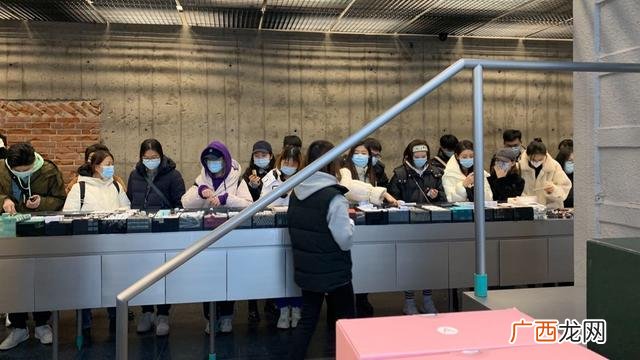 黑洞美妆官网加盟,黑洞投资做什么的