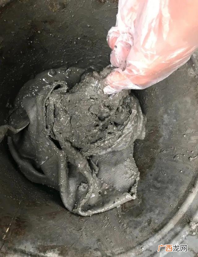 洗衣液桶制作花盆图片 洗衣液空瓶的利用