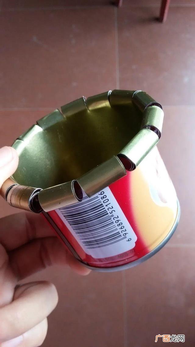 洗衣液桶制作花盆图片 洗衣液空瓶的利用