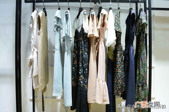 开网店卖衣服怎么拿货源 开网店如何找到一手货源