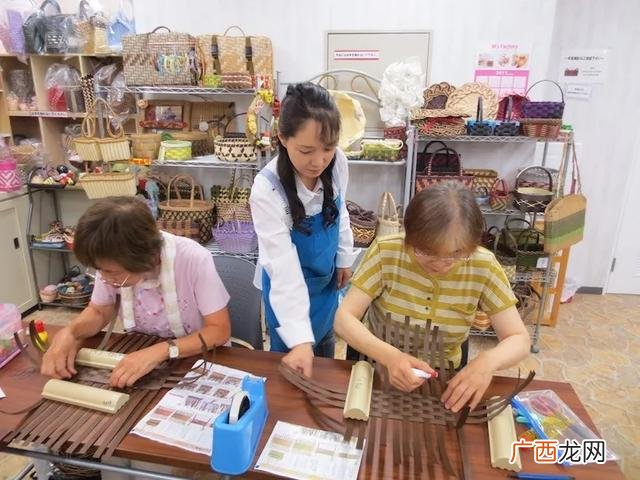 创业成功人士的案例简短,离婚女人创业成功的事迹