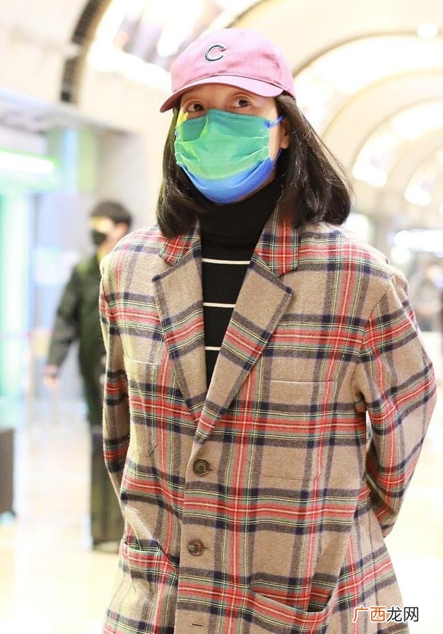一手抱一个娃图片 左手抱娃右手事业