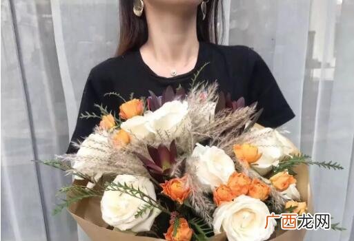和女生第一次约会送什么花？其实空手去就行了