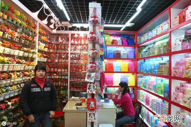 义乌百货批发市场批发 义乌散装休闲食品批发