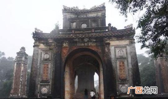 坟地人丁旺不旺怎么看,为什么睡坟地安全