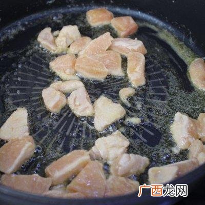 咖喱饭的做法简单,鸡肉咖哩饭的做法