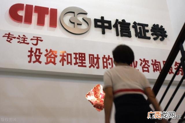 哪些股票属于上证指数,哪些行业板块属于创业板
