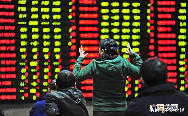 哪些股票属于上证指数,哪些行业板块属于创业板