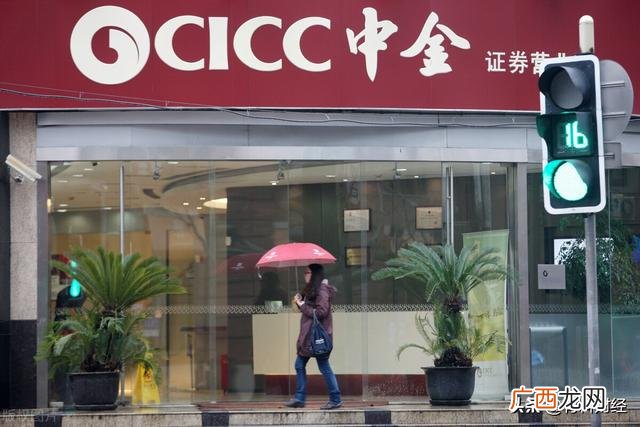 哪些股票属于上证指数,哪些行业板块属于创业板