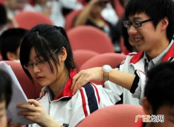 十年内女孩子最热门专业,未来吃香的行业有哪些女生