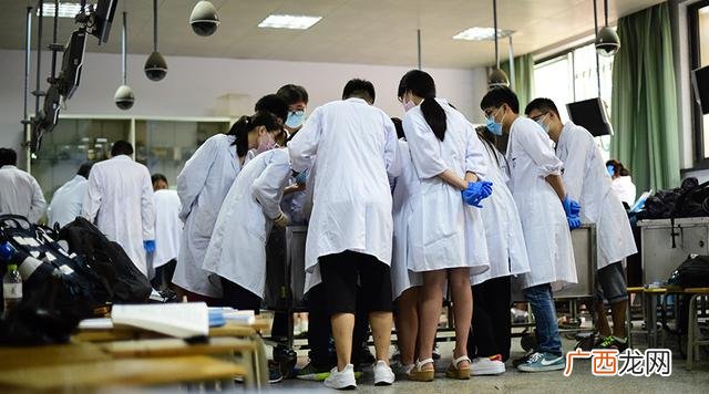 大学毕业后最赚钱的十大行业,将来什么工作最赚钱