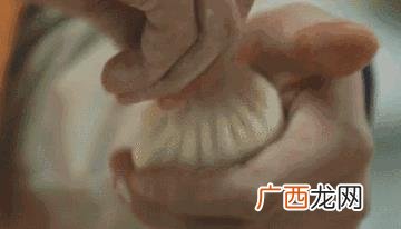 一天卖100个包子,一天卖一万个包子