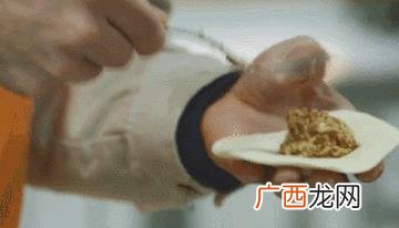 一天卖100个包子,一天卖一万个包子