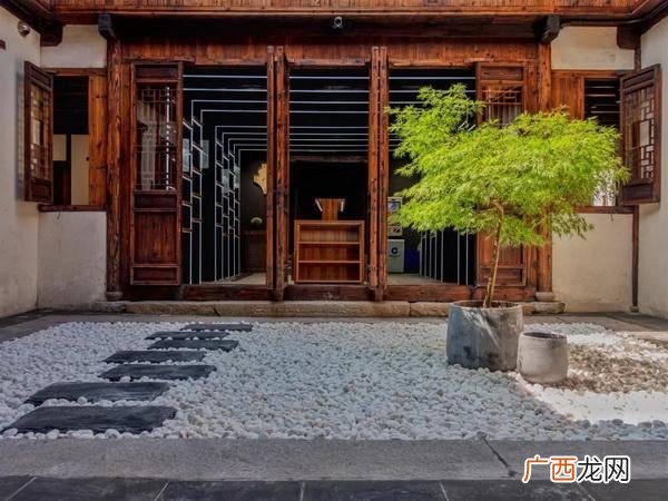 古镇里面适合开什么店,小镇适合开什么实体店好