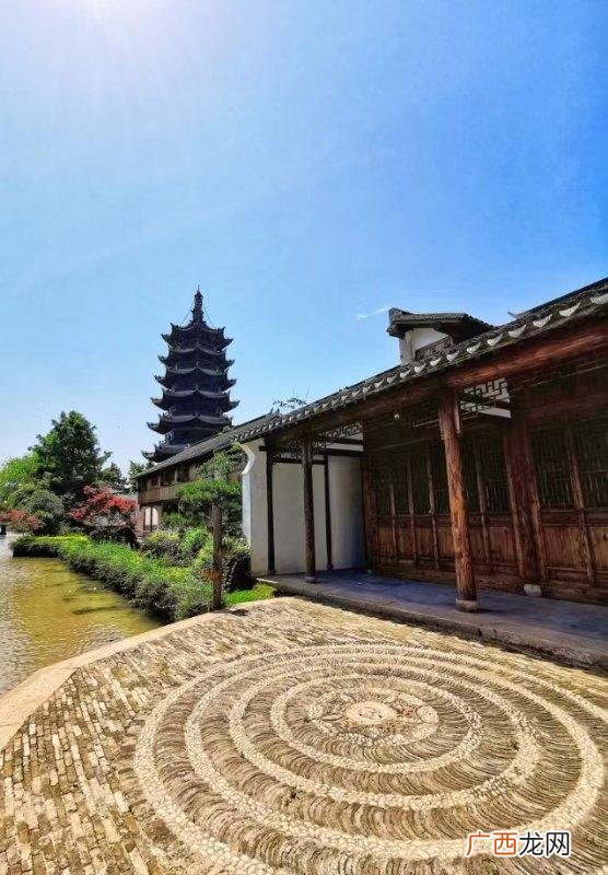 古镇里面适合开什么店,小镇适合开什么实体店好