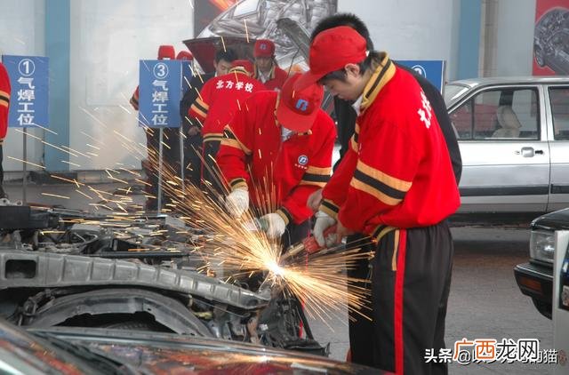 大专建设工程管理有用吗,建筑工程技术大专毕业能去干什么