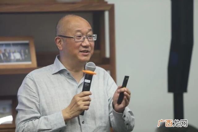 33岁了该打工还是创业 十五岁该怎么创业