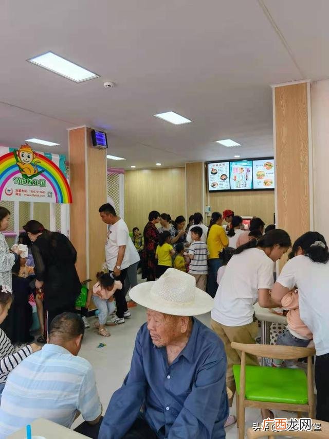 加盟汉堡店一年多少钱,加盟开炸鸡店要多少钱