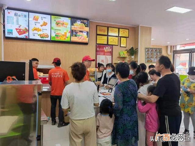 加盟汉堡店一年多少钱,加盟开炸鸡店要多少钱