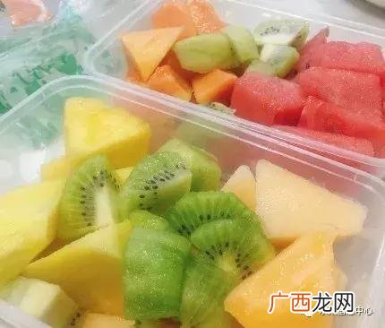 一个市场档口水果营业额 切水果创业