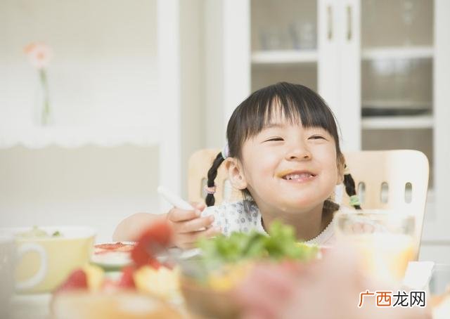努力学习英语翻译 比如英语翻译