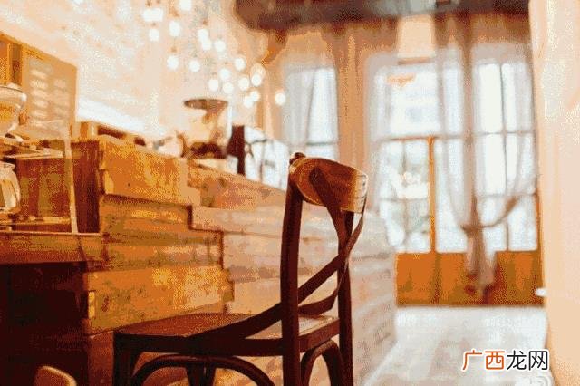 4万开一个小酒馆,10万元创业做什么生意比较好