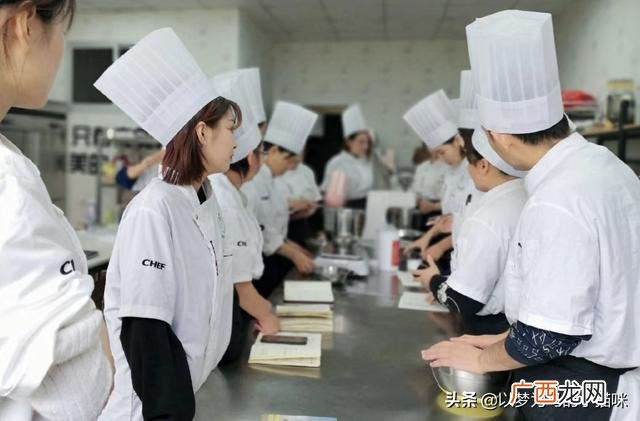 女娃娃学什么技术好,带娃娃创业可以学些什么专业