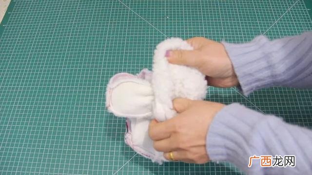 在家手套锁边加工 手工活可带回家做的